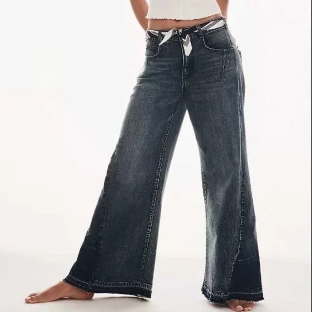 NWOT Anthropologie Pilcro Darien Paneled Wide Leg Flare Jeans 26